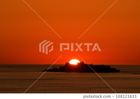 Evening view of warship island 108121633