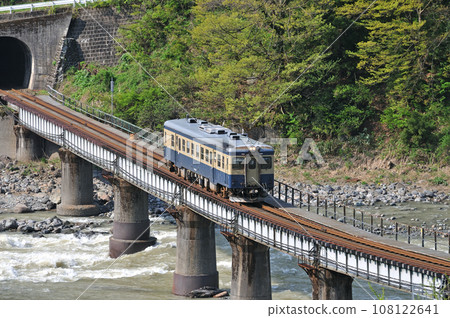 Oito Line Nechi-Kotaki JR West Kiha 52-125 (Itoigawa) Oito Line Nechi-Kotaki JR West Kiha 52-125 (Itoigawa) 108122641