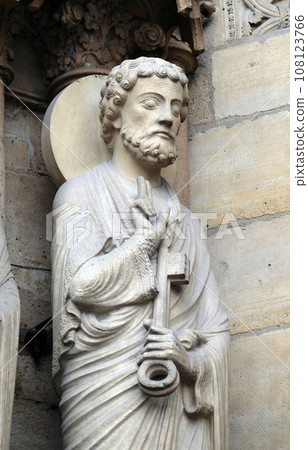 Saint Peter, Portal of St. Anne, Notre Dame Cathedral, Paris, UNESCO World Heritage Site in Paris, France Saint Peter, Portal of St. Anne, Notre Dame Cathedral, Paris, UNESCO World Heritage Site in Paris, France 108123766