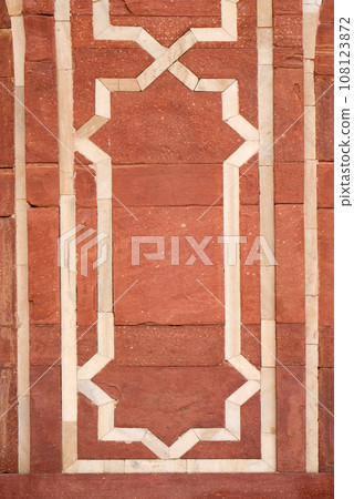 Architecture detail inside the Humayun's Tomb, built by Hamida Banu Begun in 1565-72, Delhi, India Architecture detail inside the Humayun's Tomb, built by Hamida Banu Begun in 1565-72, Delhi, India 108123872