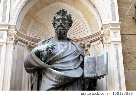 Saint Matthew the Evangelist by Lorenzo Ghiberti, Orsanmichele Church in Florence, Tuscany, Italy Saint Matthew the Evangelist by Lorenzo Ghiberti, Orsanmichele Church in Florence, Tuscany, Italy 108123886