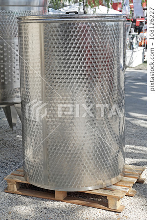 Silo Tank Pallet 108126227