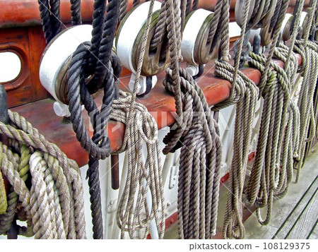 Sailship ropes Sailship ropes 108129375