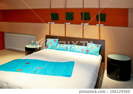 Big bed Big bed 108129560