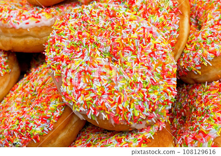 Donuts 108129616