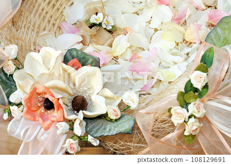 Weeding floral Weeding floral 108129691