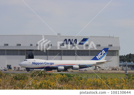 大型貨機747準備起飛 108130644