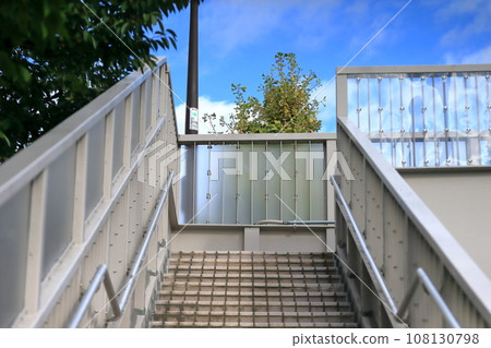 Footbridge image 108130798