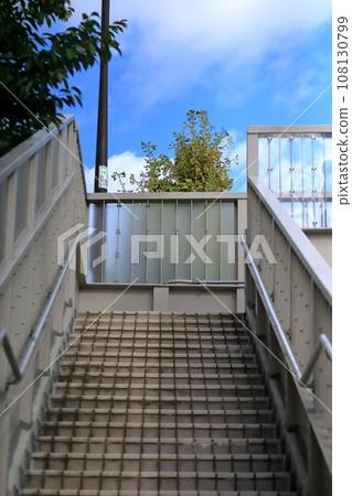Footbridge image 108130799