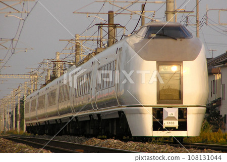 Joban Line Limited Express Super Hitachi going through a dead section Joban Line Limited Express Super Hitachi going through a dead section 108131044