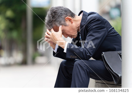 Businessman worried senior 108134825