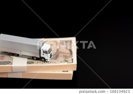business truck miniature money business truck miniature money 108134923