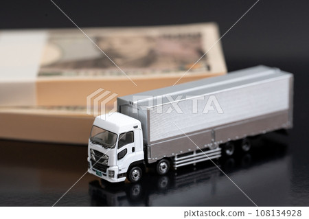 business truck miniature money 108134928