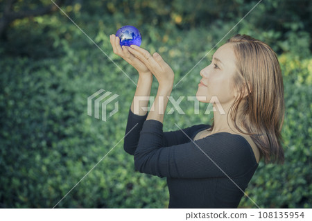 珍惜藍色地球的女人 珍惜藍色地球的女人 108135954