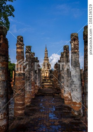 Thailand's UNESCO World Heritage Site, Sukhothai Historical Park, is the location to the Wat Mahathat Temple. Thailand's UNESCO World Heritage Site, Sukhothai Historical Park, is the location to the Wat Mahathat Temple. 108136529