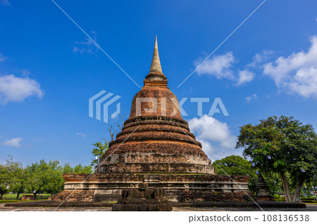 Thailand's UNESCO World Heritage Site, Sukhothai Historical Park, is the location to the Wat Mahathat Temple. Thailand's UNESCO World Heritage Site, Sukhothai Historical Park, is the location to the Wat Mahathat Temple. 108136538
