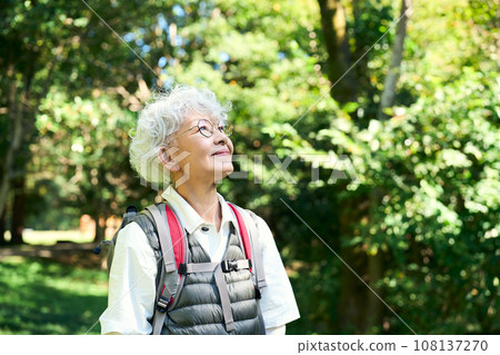 女人享受遠足 女人享受遠足 108137270