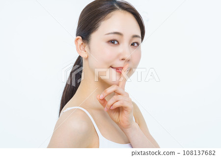 Female beauty, be quiet 108137682