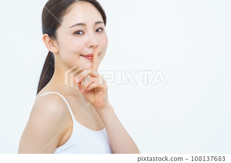 女性美麗，安靜 108137683