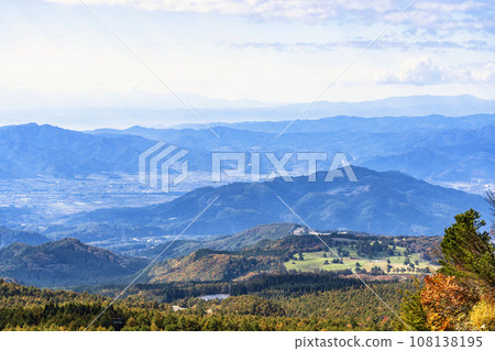 山形縣山形市秋天的山形藏王,百萬忍露台的風景,鳥瞰圖 山形縣山形市秋天的山形藏王,百萬忍露台的風景,鳥瞰圖 108138195