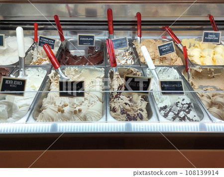Italian ice cream in cafe 108139914