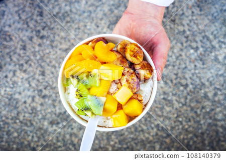 Thai Shaved Ice or Nam-Kang-Sai with tropical fruits 108140379