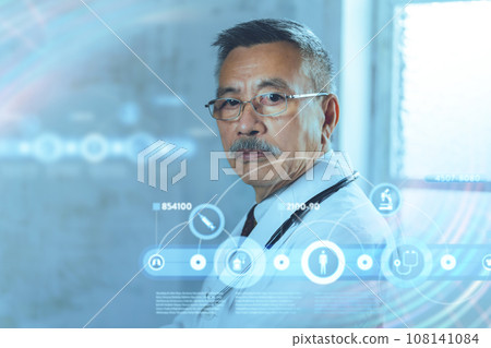 穿著白色西裝的男人 108141084