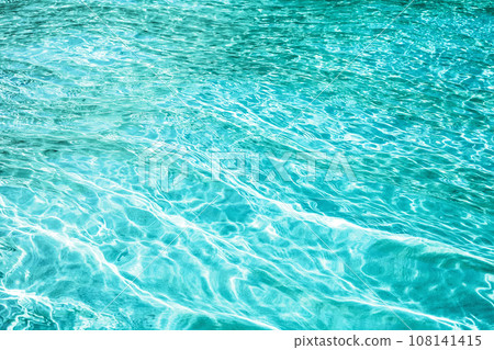 Clear turquoise water top view 108141415