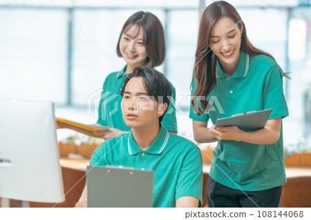 Business team working in uniform Business team working in uniform 108144068
