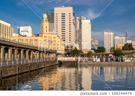 [Kanagawa Prefecture] Yokohama Bay Area/Zou-no-hana Park in the early morning 108144474