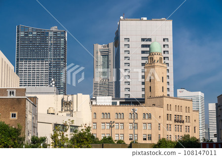 [神奈川縣] 清晨的橫濱皇后塔/藏之花公園 108147011