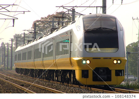 Joban Line Limited Express Fresh Hitachi (E653 series train/Yellow-Yellow Jonquil) 108148374