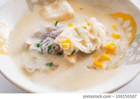 蘑菇奶油燉玉米 蘑菇奶油燉玉米 108150387