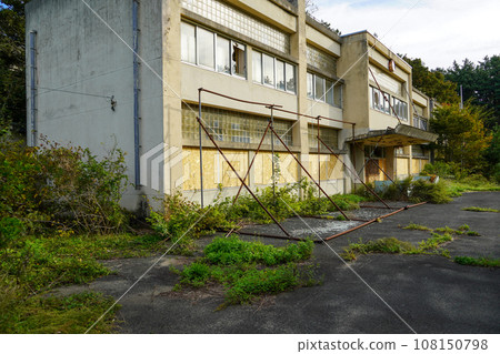 Misawa City Amagamori Elementary and Junior High School (closed) Misawa City Amagamori Elementary and Junior High School (closed) 108150798