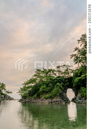 Myokyo Cave, Fukui Prefecture, Takahama Town, Wakasa Bay Myokyo Cave, Fukui Prefecture, Takahama Town, Wakasa Bay 108151636