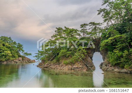 妙橋洞,福井縣高濱町若狹灣 妙橋洞,福井縣高濱町若狹灣 108151647