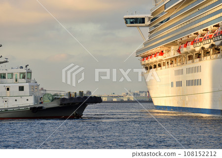 A luxury cruise ship sailing from the Yokohama Pier 108152212