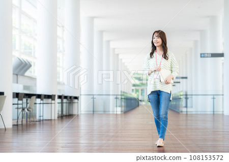 辦公室業務女人 108153572