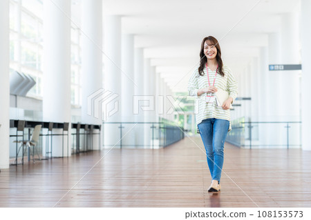 辦公室業務女人 108153573