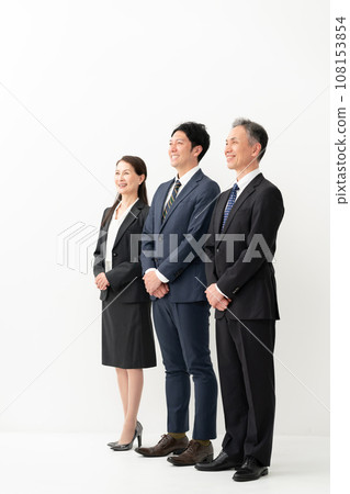 商務男性和女性輪廓垂直 商務男性和女性輪廓垂直 108153854