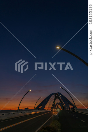 Toyota Ohashi Bridge bathed in the setting sun (Toyota City, Aichi Prefecture) 108155156