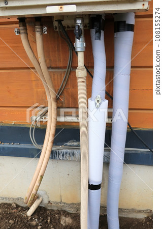 Piping insulation treatment for gas water heaters Piping insulation treatment for gas water heaters 108155274