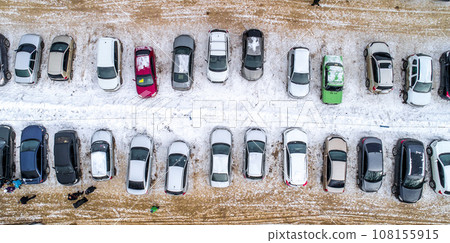 Parking with cars from above 108155915