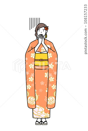 Surprised women in long-sleeved kimonos cover their mouths, at New Year's shrine visits, coming-of-age ceremonies, graduation ceremonies, weddings, etc. 108157233