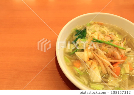 Tanmen with chili oil Tanmen with chili oil 108157312