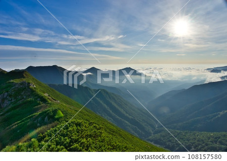 從堀尻山看到的被朝陽照亮的山脈 108157580