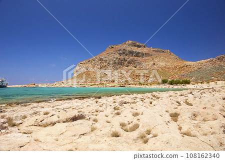 The island Gramvousa and the bay Balos The island Gramvousa and the bay Balos 108162340