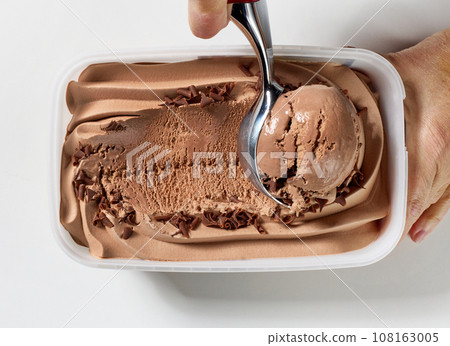 box of chocolate ice cream 108163005