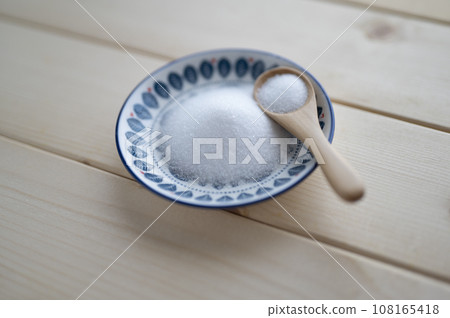 salt and wooden spoon salt and wooden spoon 108165418