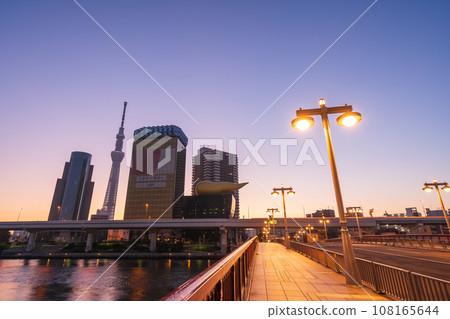 《東京》黎明前的吾妻橋風景 都市風景 《東京》黎明前的吾妻橋風景 都市風景 108165644